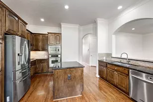 7827 Shady Villa Cove, Houston, TX 77055 - Photo 7