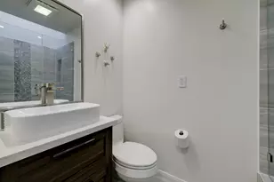 2117 1/2 Hazard St, Houston, TX 77019 - Photo 27
