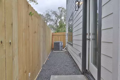 9339 Lavender St, Houston, TX 77016 - Photo 27