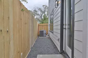9339 Lavender St, Houston, TX 77016 - Photo 27