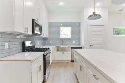 9339 Lavender St, Houston, TX 77016 - Photo 5