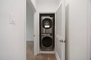 4012 Centre Valley Ln, Houston, TX 77043 - Photo 29