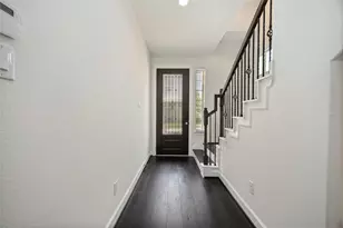 4012 Centre Valley Ln, Houston, TX 77043 - Photo 3