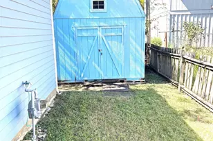 415 Bay St N, Texas City, TX 77590 - Photo 11