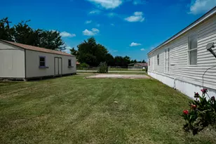 345 E Main St, Marquez, TX 77865 - Photo 3