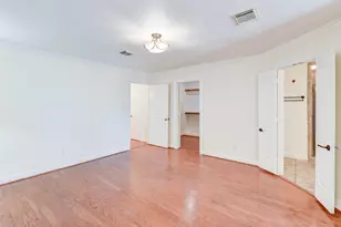 6754 Cindy Ln, Houston, TX 77008 - Photo 11