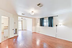 6754 Cindy Ln, Houston, TX 77008 - Photo 13