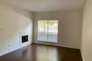 2025 Augusta Dr, Houston, TX 77057 - Photo 9
