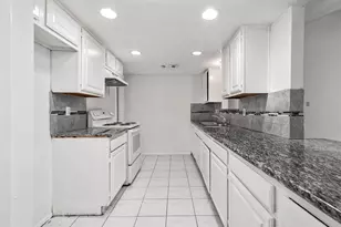 16238 Sierra Grande Dr, Houston, TX 77083 - Photo 9
