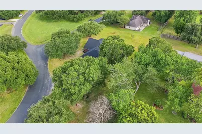1002 Ransom Street, Anahuac, TX 77514 - Photo 43
