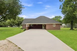 1002 Ransom St, Anahuac, TX 77514 - Photo 39