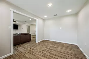 405 N Fulton St, Texas City, TX 77591 - Photo 13