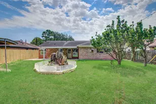 7902 La Roche Ln, Houston, TX 77036 - Photo 19