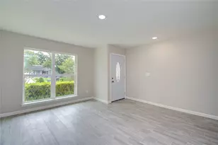 7902 La Roche Ln, Houston, TX 77036 - Photo 7