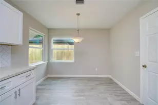 7902 La Roche Ln, Houston, TX 77036 - Photo 11