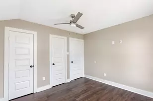 301 S Magnolia St, Highlands, TX 77562 - Photo 11