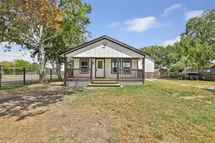 301 S Magnolia St, Highlands, TX 77562 - Photo 1