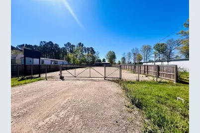 960 County Road 5021, Cleveland, TX 77327 - Photo 1