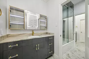 11721 Spriggs Way, Hedwig Village, TX 77024 - Photo 33