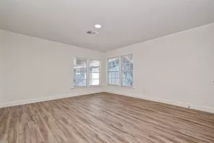 5609 Denmark St, Houston, TX 77028 - Photo 3