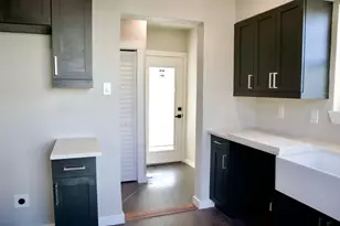 428 Van Molan St, Houston, TX 77022 - Photo 15