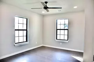 428 Van Molan St, Houston, TX 77022 - Photo 11