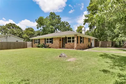 500 Smith Street, Clute, TX 77531 - Photo 1