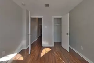 810 Forest Hillside Ln, Houston, TX 77067 - Photo 11