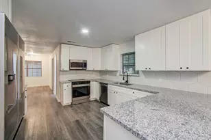 703 Ravensworth Dr, Conroe, TX 77302 - Photo 11