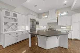 3709 Somerset Commons Ln, Houston, TX 77055 - Photo 7