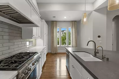 3709 Somerset Commons Lane, Houston, TX 77055 - Photo 9