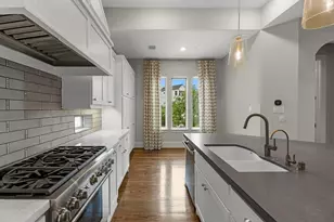 3709 Somerset Commons Ln, Houston, TX 77055 - Photo 9