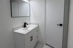 1976 W McKinney St, Houston, TX 77019 - Photo 9