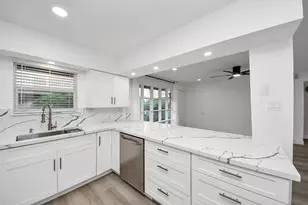 5542 Holly St, Houston, TX 77081 - Photo 5