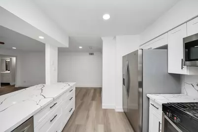 5542 Holly Street #205, Houston, TX 77081 - Photo 7