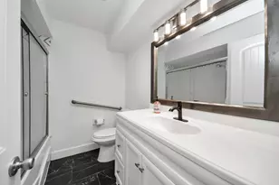 5542 Holly St, Houston, TX 77081 - Photo 13