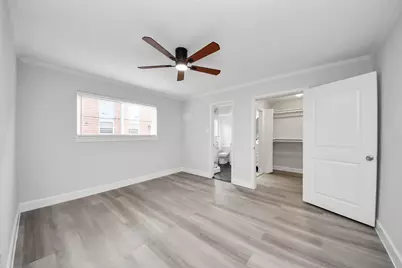 5542 Holly Street #205, Houston, TX 77081 - Photo 17