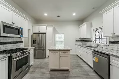 212 Clifton Street, Houston, TX 77011 - Photo 5