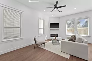 6124 Endeavor Heights Rd, Houston, TX 77091 - Photo 9