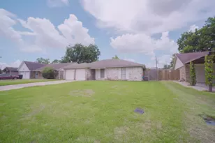9811 Mango St, Houston, TX 77075 - Photo 3