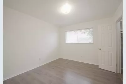 9811 Mango Street, Houston, TX 77075 - Photo 21