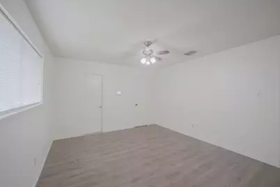 9811 Mango Street, Houston, TX 77075 - Photo 17