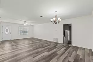 1132 18th Ave N, Texas City, TX 77590 - Photo 3