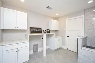 7618 Highmeadow Dr, Houston, TX 77063 - Photo 33