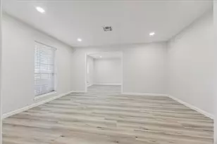 6034 Autumn Forest Dr, Houston, TX 77092 - Photo 5