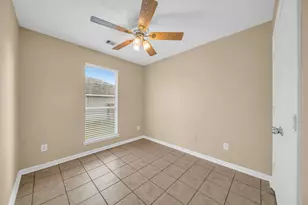 8857 E Buffalo Cir, Willis, TX 77378 - Photo 11