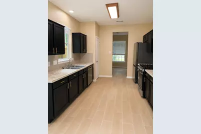215 Doncaster Street, Conroe, TX 77303 - Photo 9