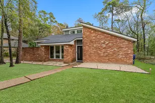 21 Crystal Lake Ln, The Woodlands, TX 77380 - Photo 1