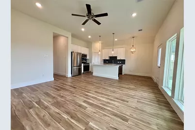 318 Cardinal Dr, Port Lavaca, TX 77979 - Photo 9