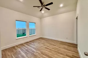 318 Cardinal Dr, Port Lavaca, TX 77979 - Photo 15